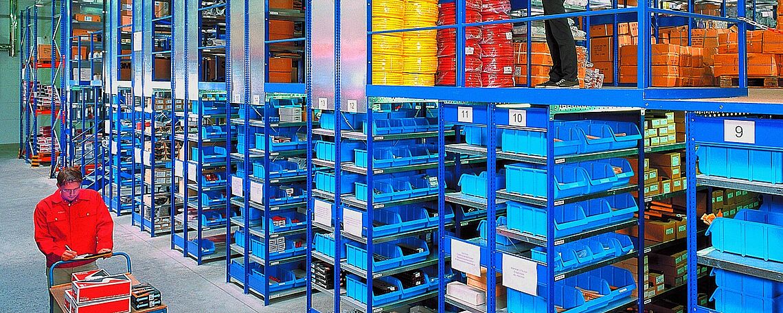 Shelving rack from OHRA